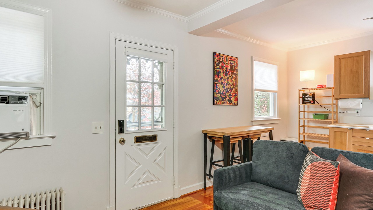 Photo of Livingroom in Takoma Park