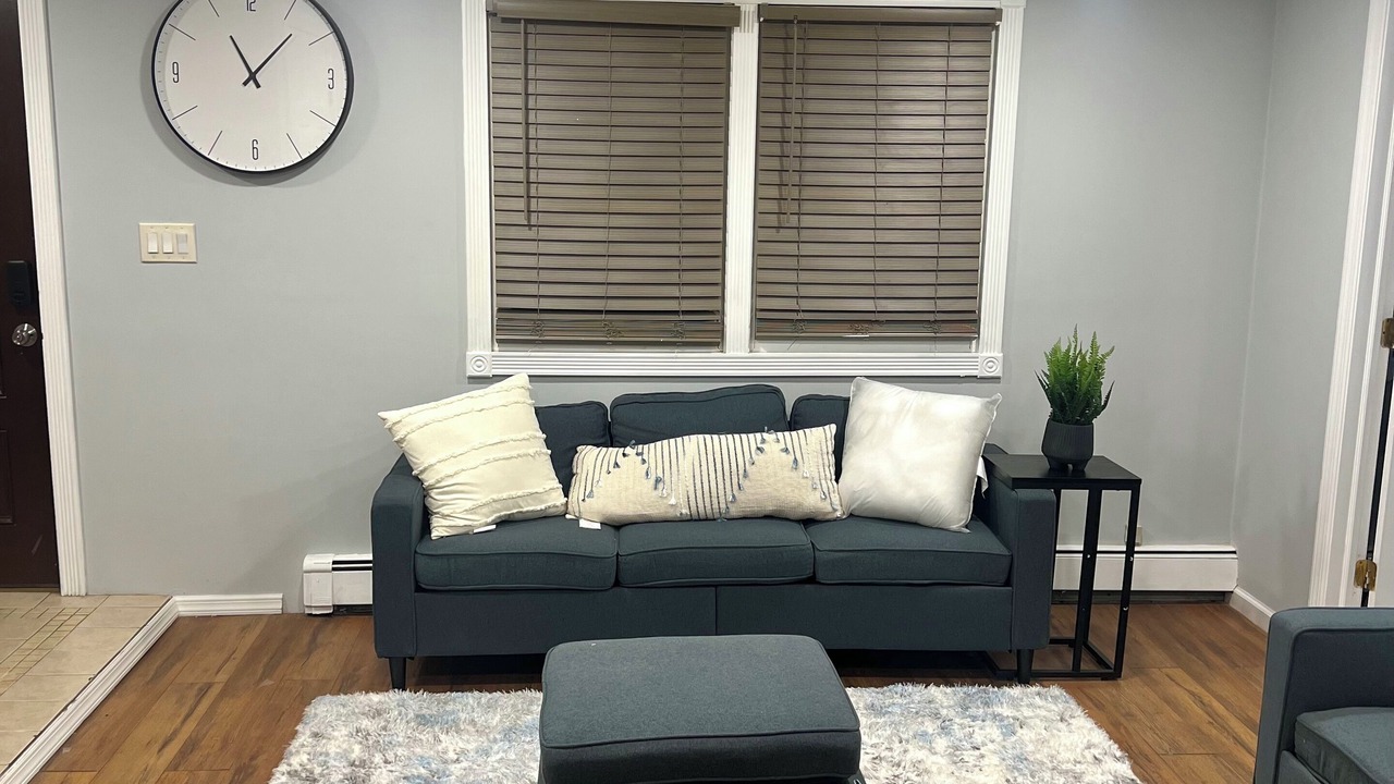 Photo of Livingroom in Iselin