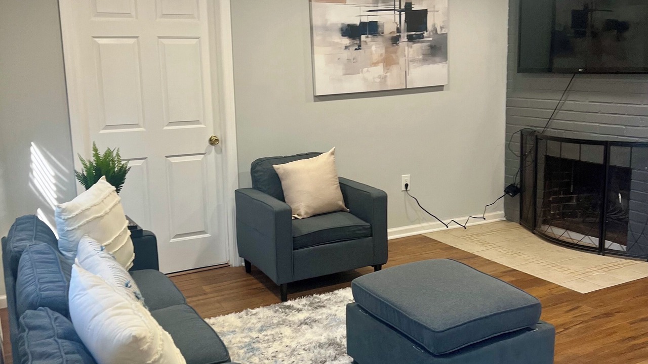 Photo of Livingroom in Iselin