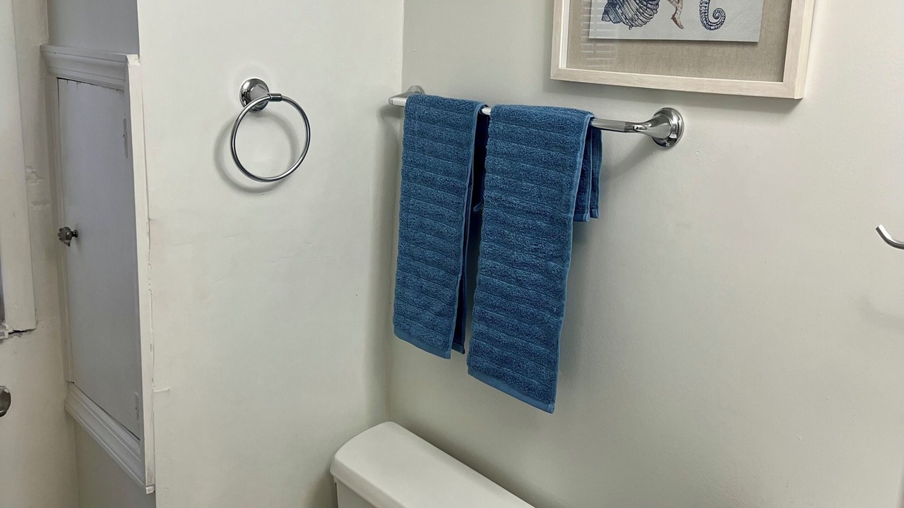 Photo of Bathroom in Iselin