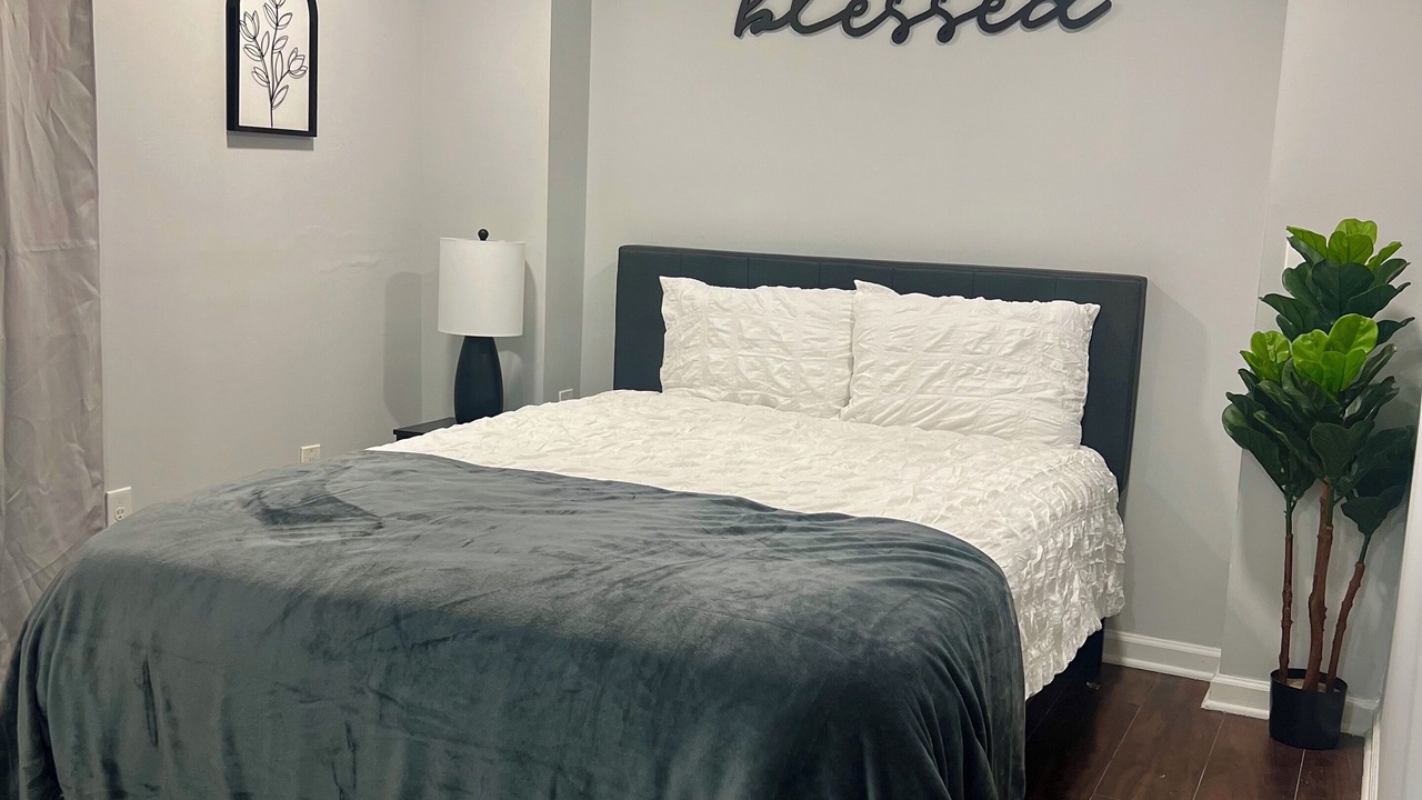 Photo of Bedroom in Iselin