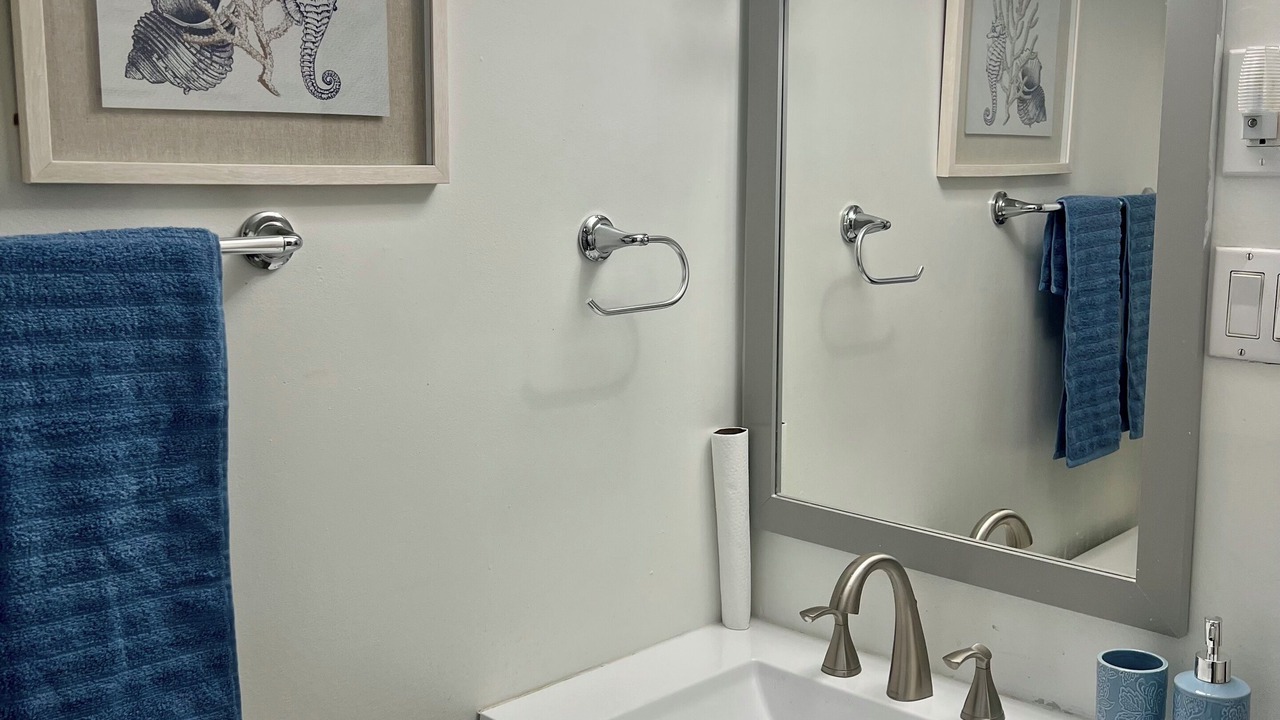 Photo of Bathroom in Iselin