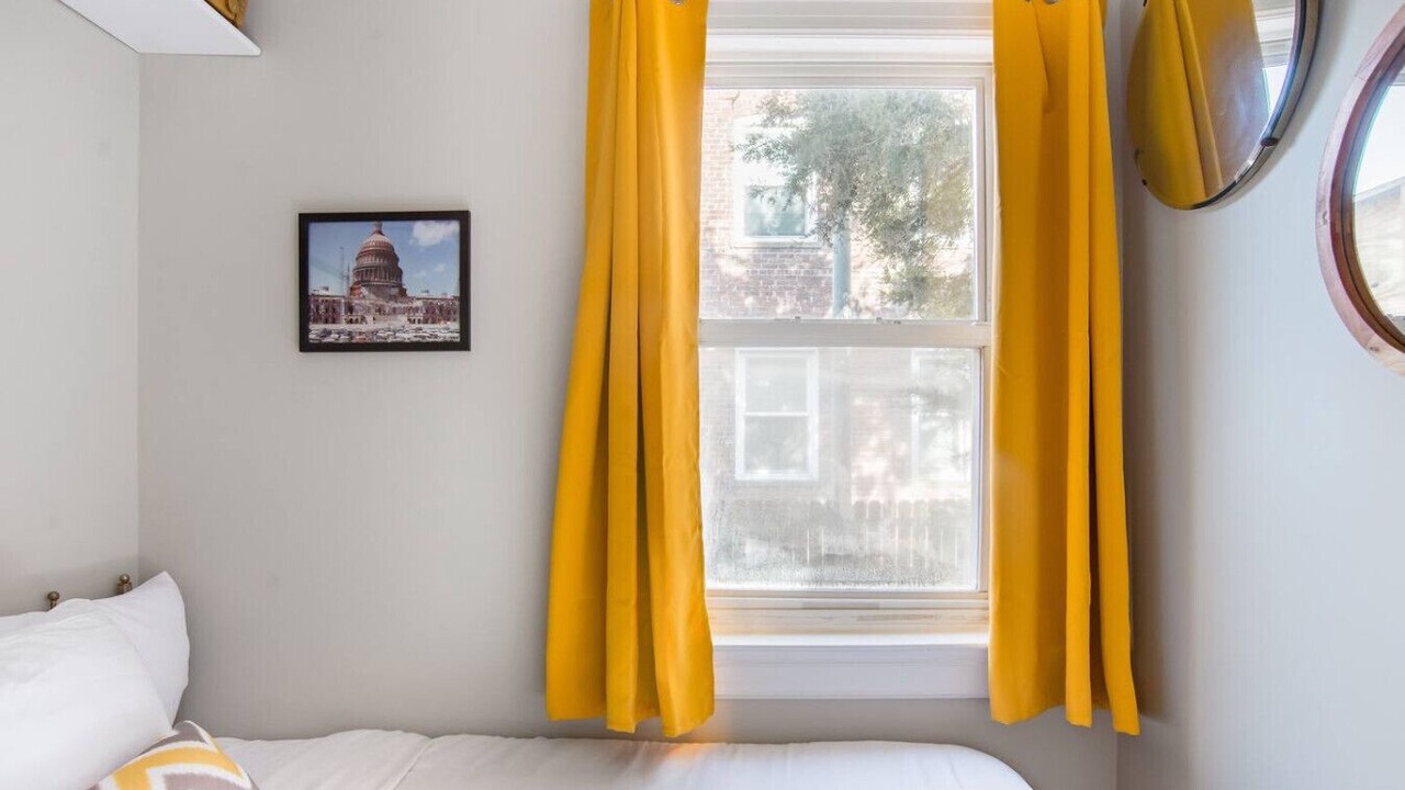 Photo of Bedroom in Truxton Circle
