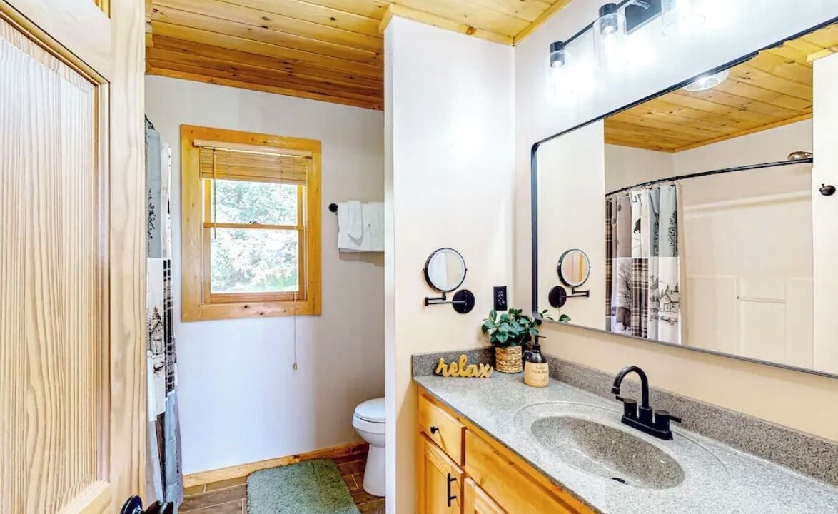 Photo of Bathroom in Sugar Grove