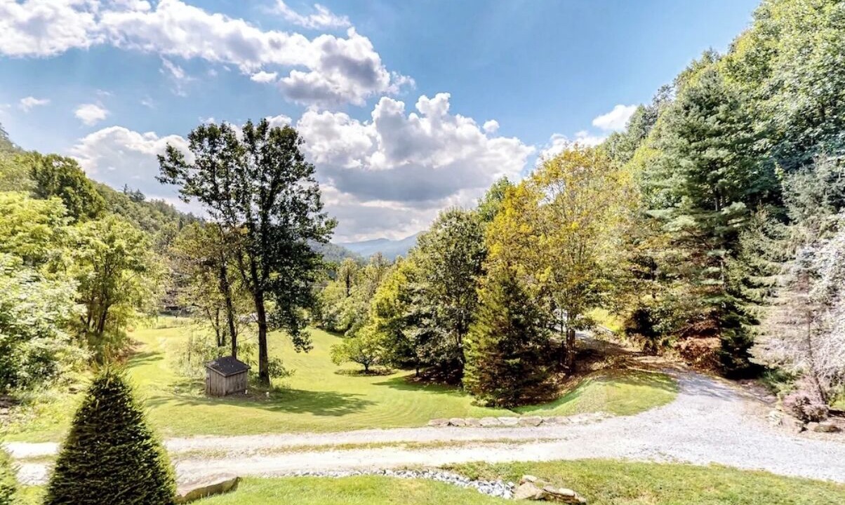 Photo of Outdoor in Sugar Grove