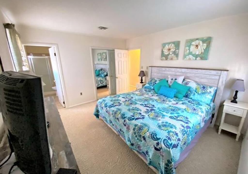 Photo of Bedroom in Townsend's Inlet
