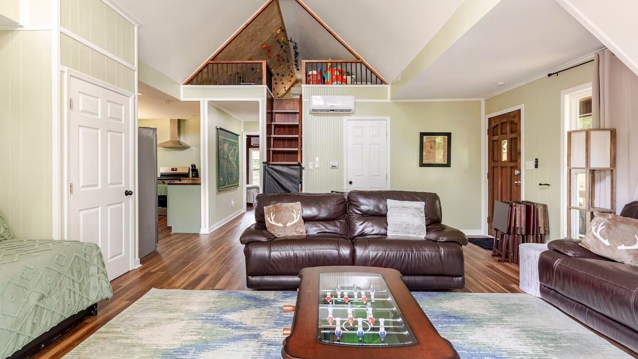 Photo of Livingroom in Gaylesville