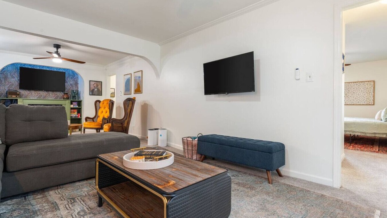 Photo of Livingroom in Crestwood South