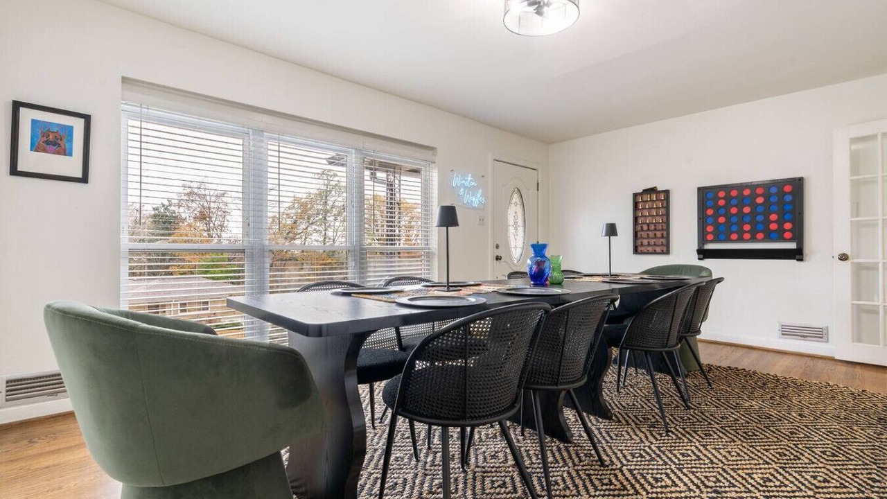 Photo of Livingroom in Crestwood South