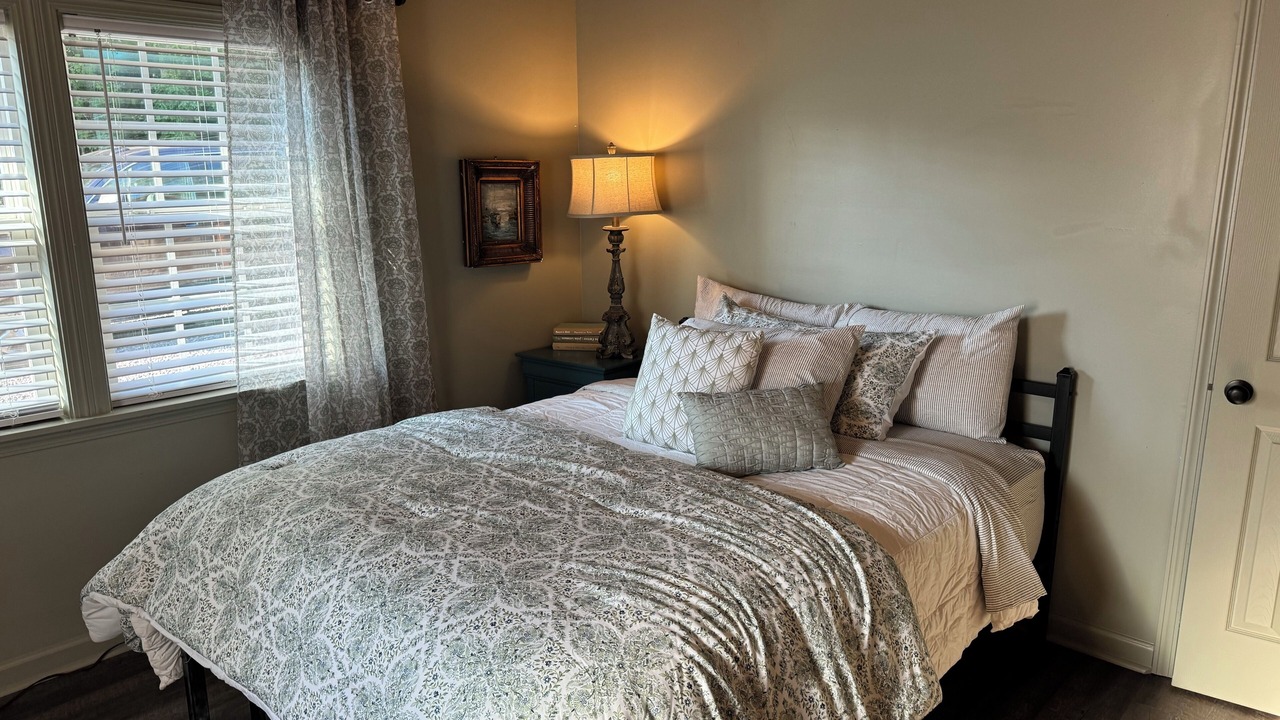 Photo of Bedroom in Guntersville