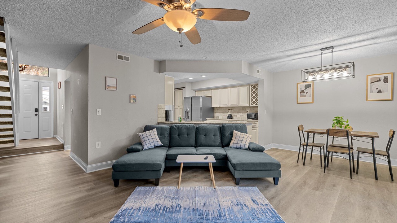 Photo of Livingroom in Northwest Raleigh