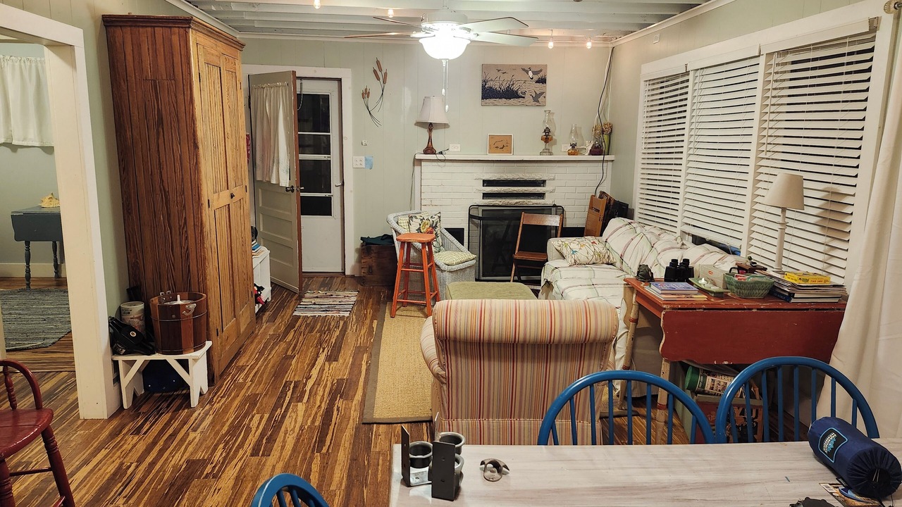 Photo of Livingroom in Delton
