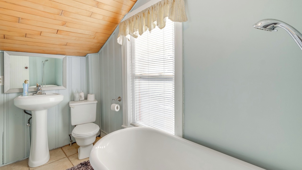 Photo of Bathroom in Upper Fells Point