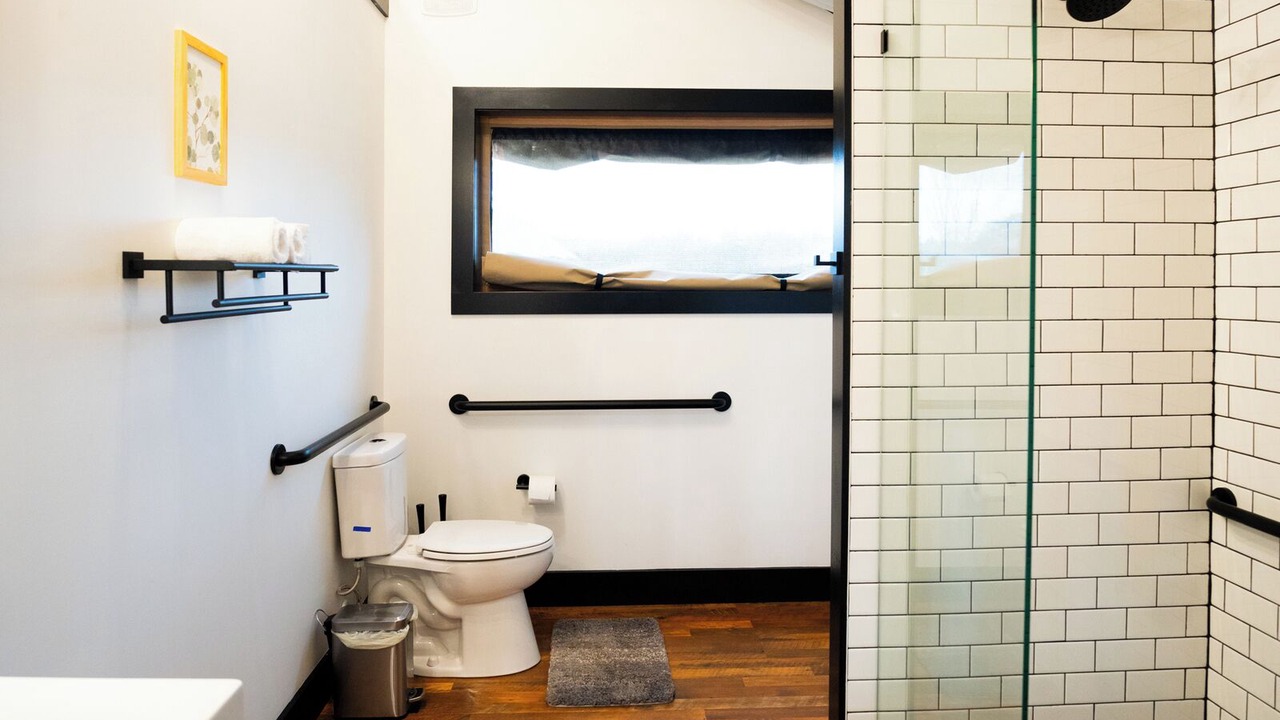 Photo of Bathroom in Cedar Bluff