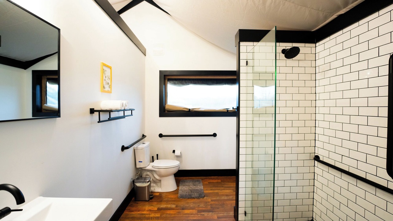 Photo of Bathroom in Cedar Bluff