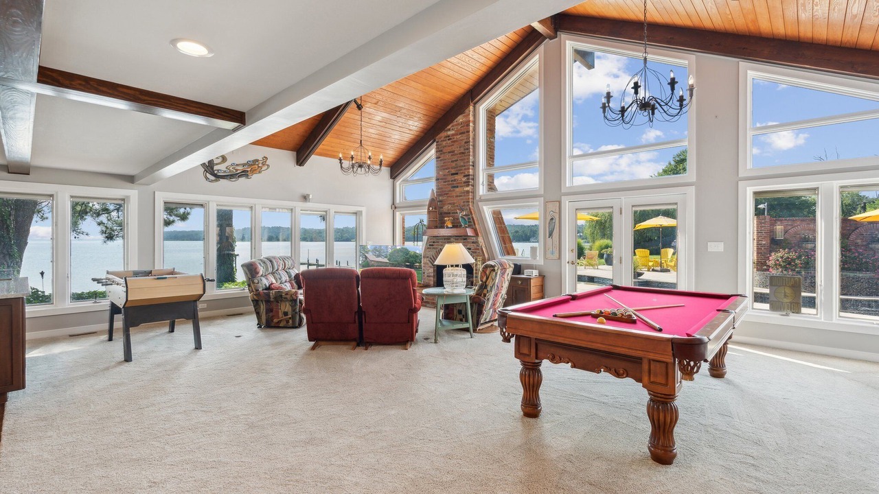 Photo of Livingroom in George Washington