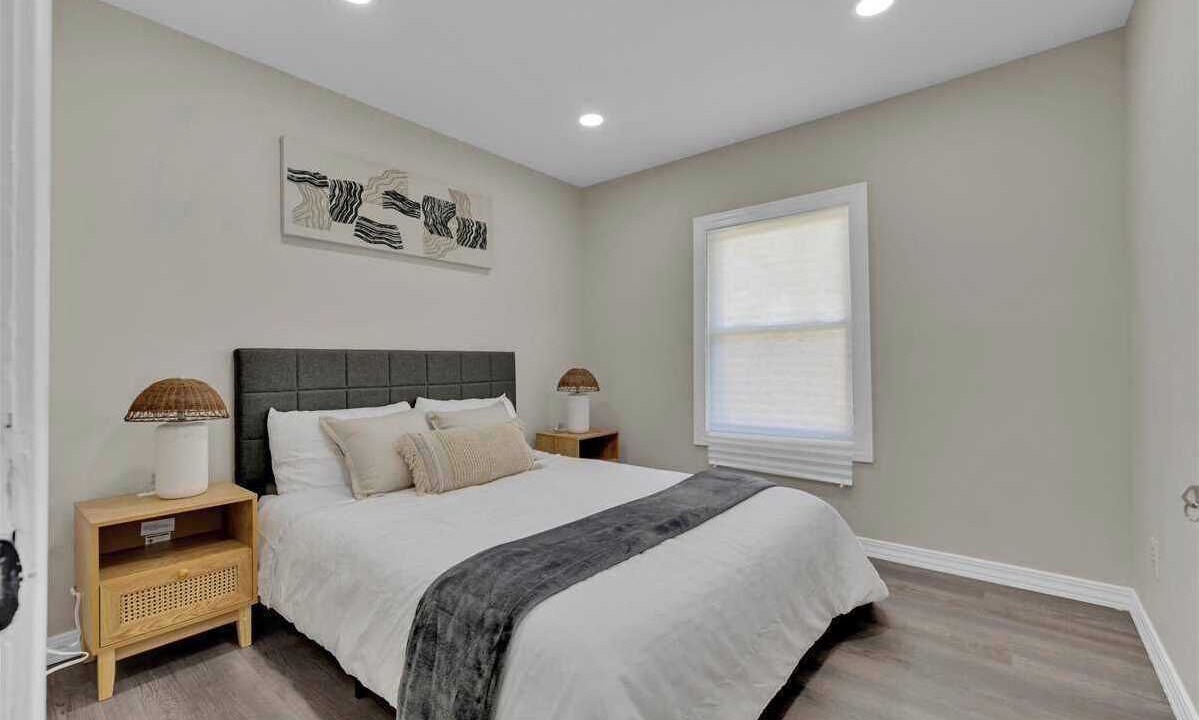 Photo of Bedroom in Newark