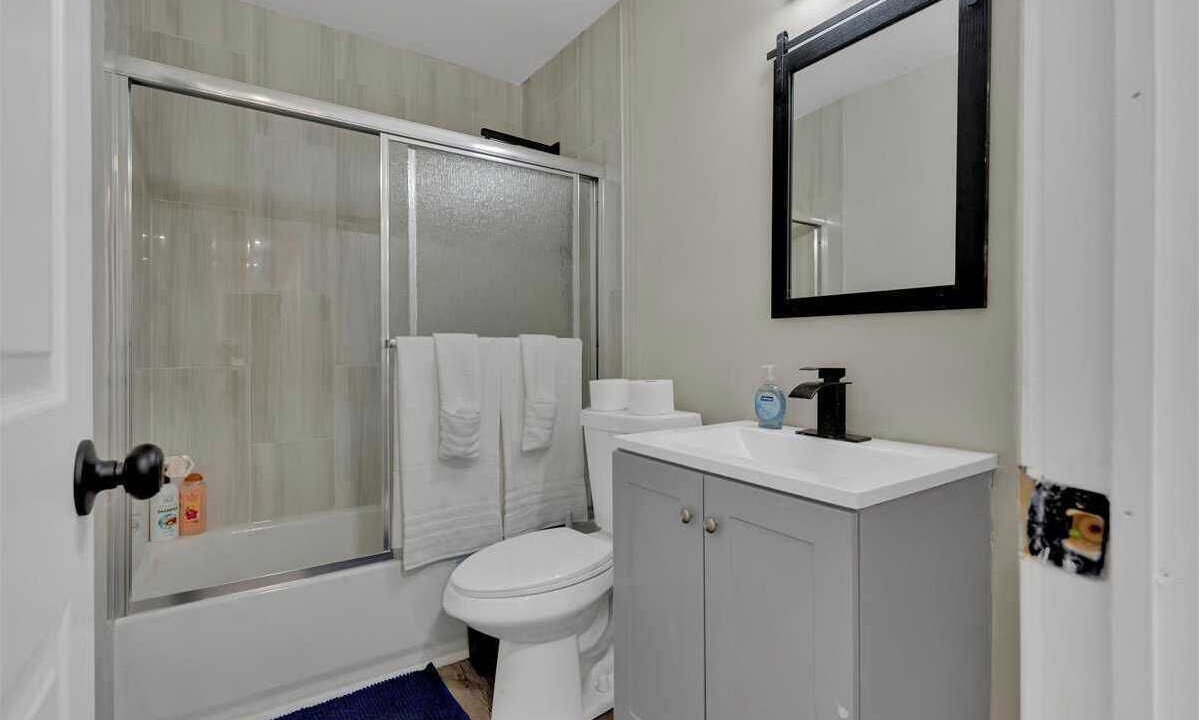Photo of Bathroom in Newark