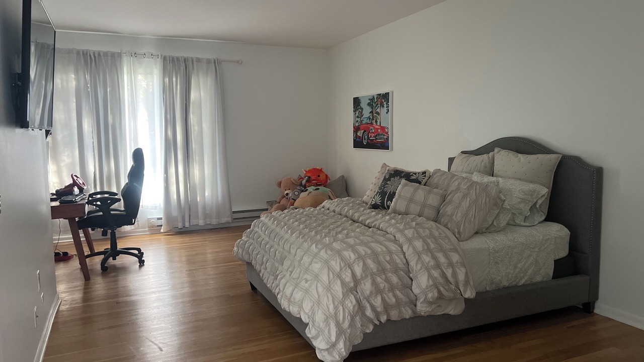 Photo of Bedroom in Solon Mills