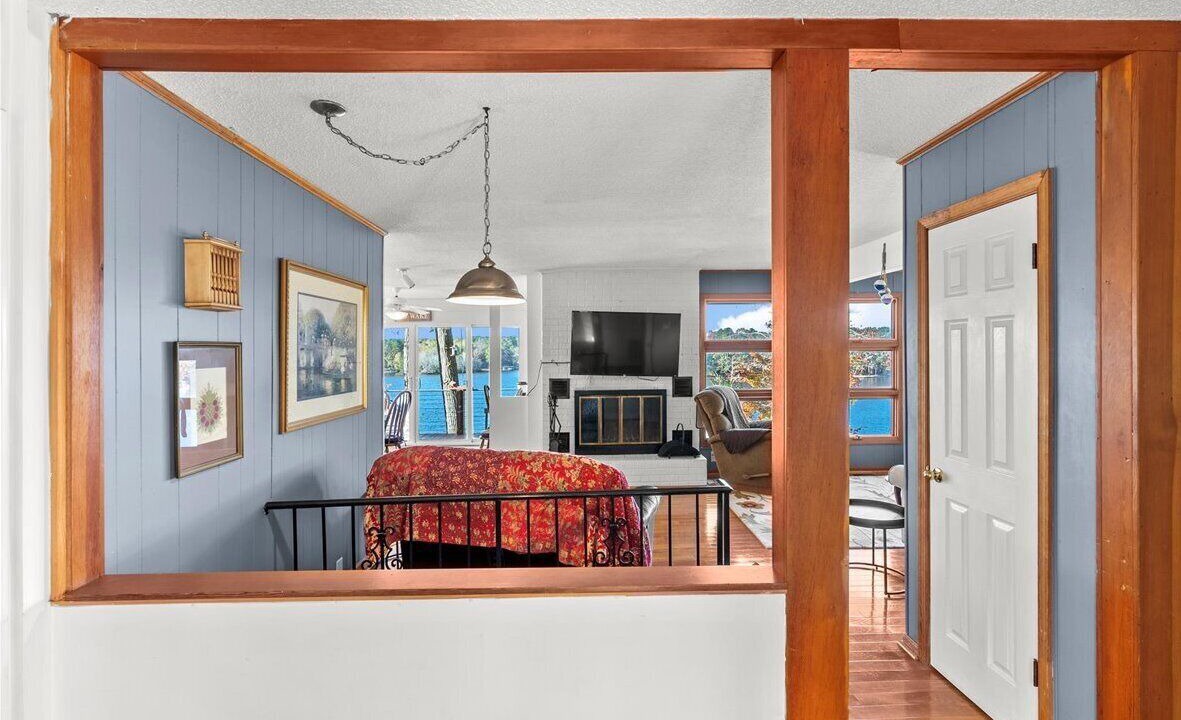 Photo of Livingroom in North Shore Acres