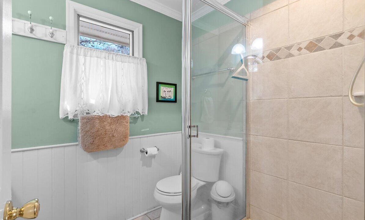 Photo of Bathroom in North Shore Acres
