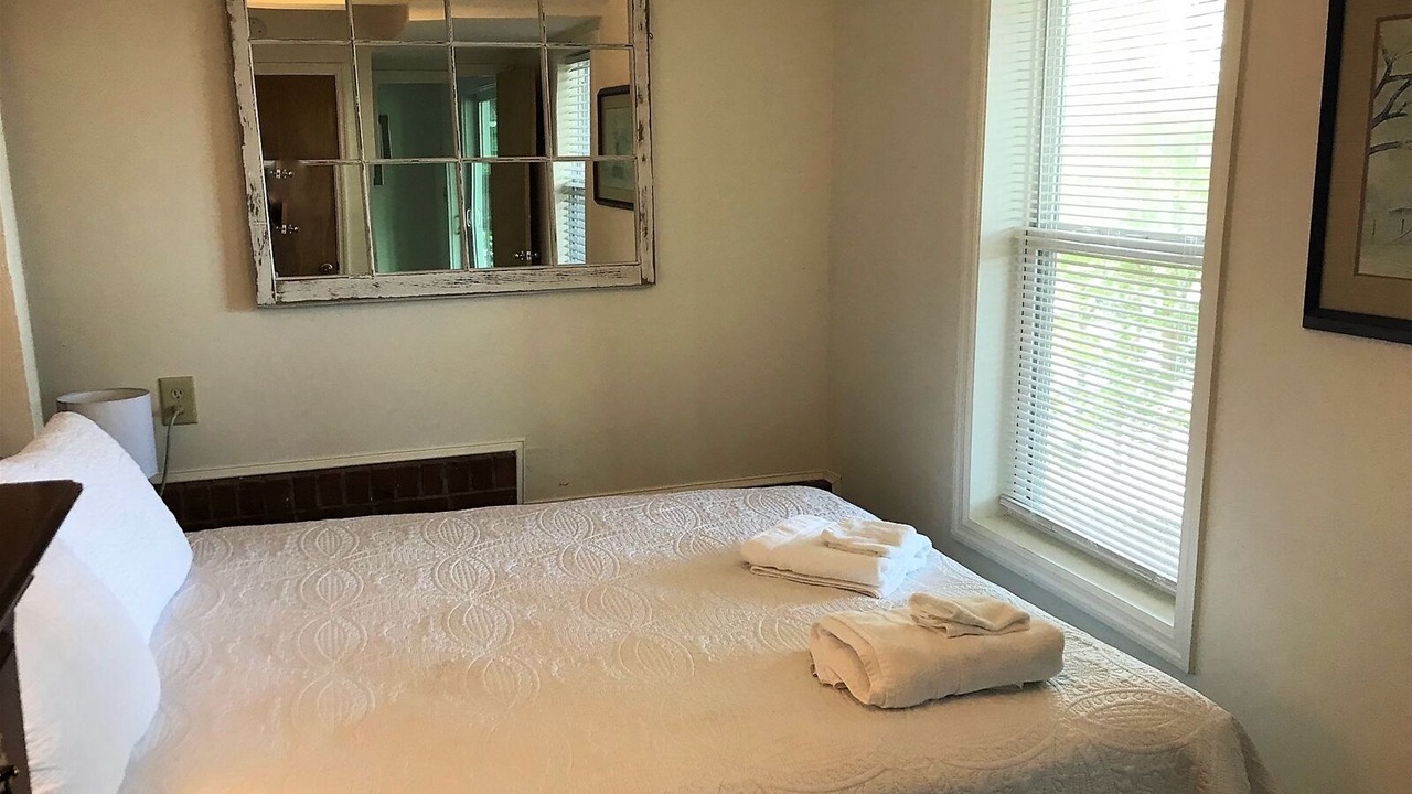 Photo of Bedroom in North Shore Acres