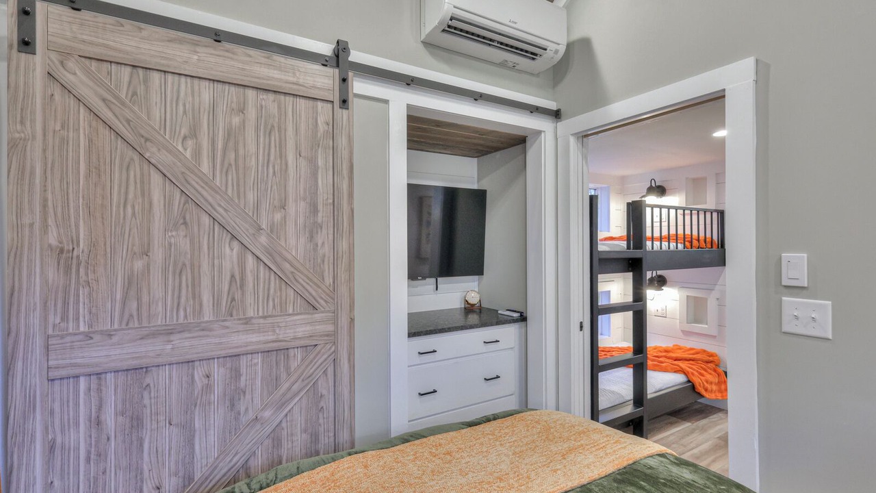 Photo of Bedroom in Tracy City