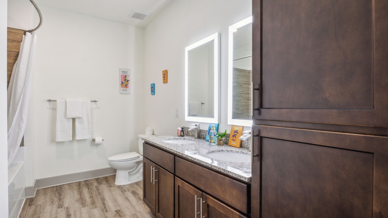 Photo of Bathroom in Farragut