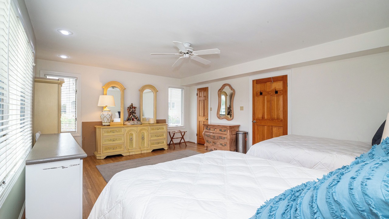 Photo of Bedroom in Gardens