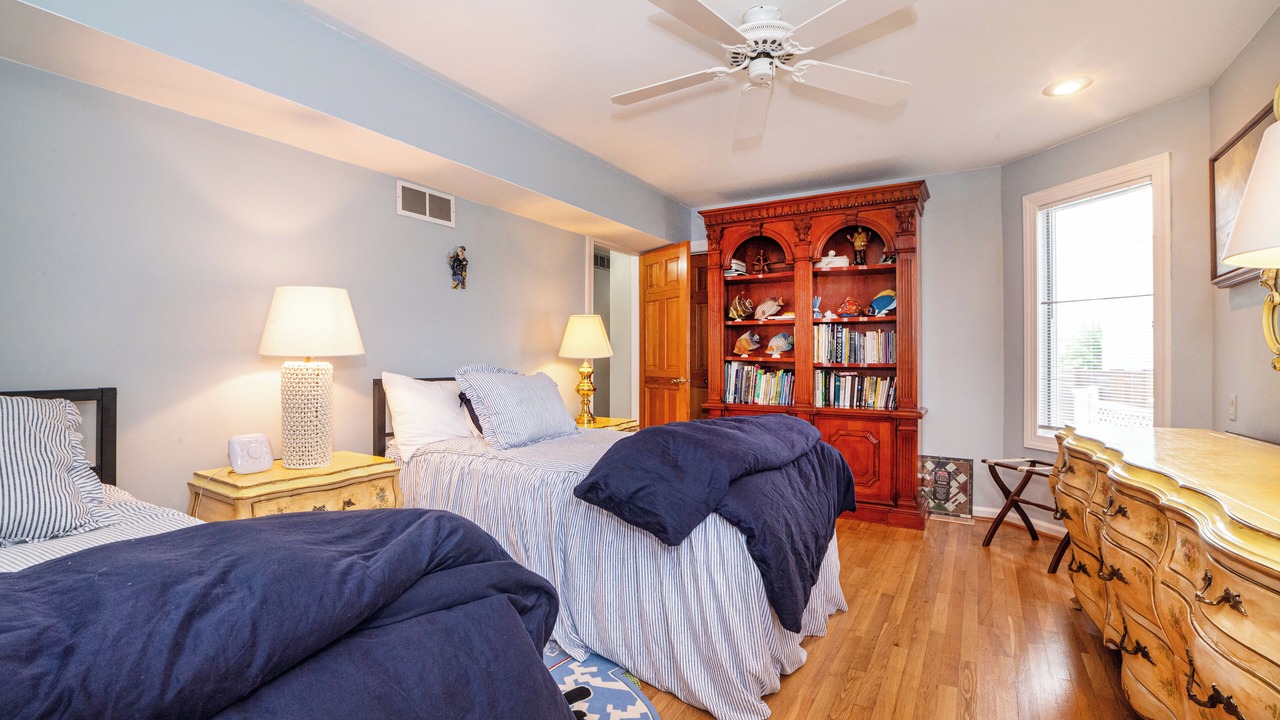 Photo of Bedroom in Gardens