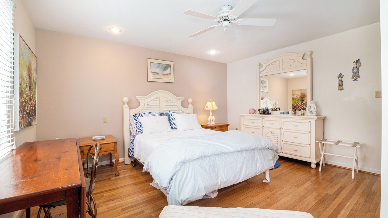 Photo of Bedroom in Gardens