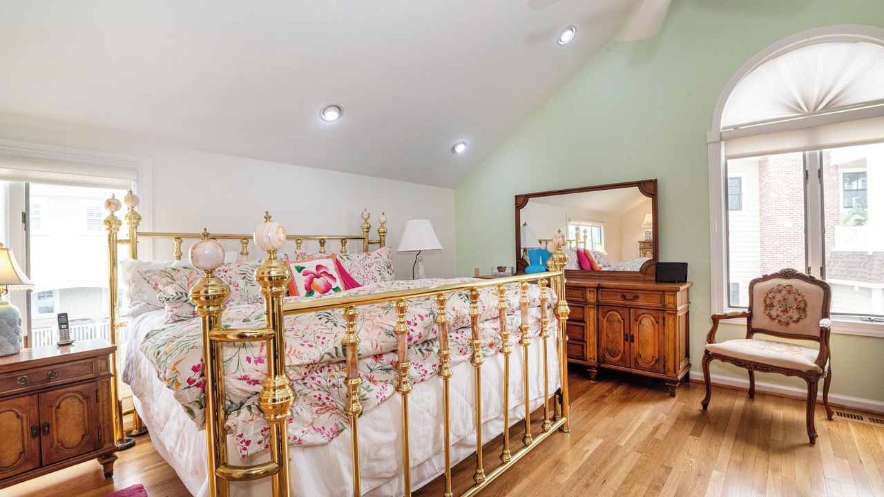 Photo of Bedroom in Gardens