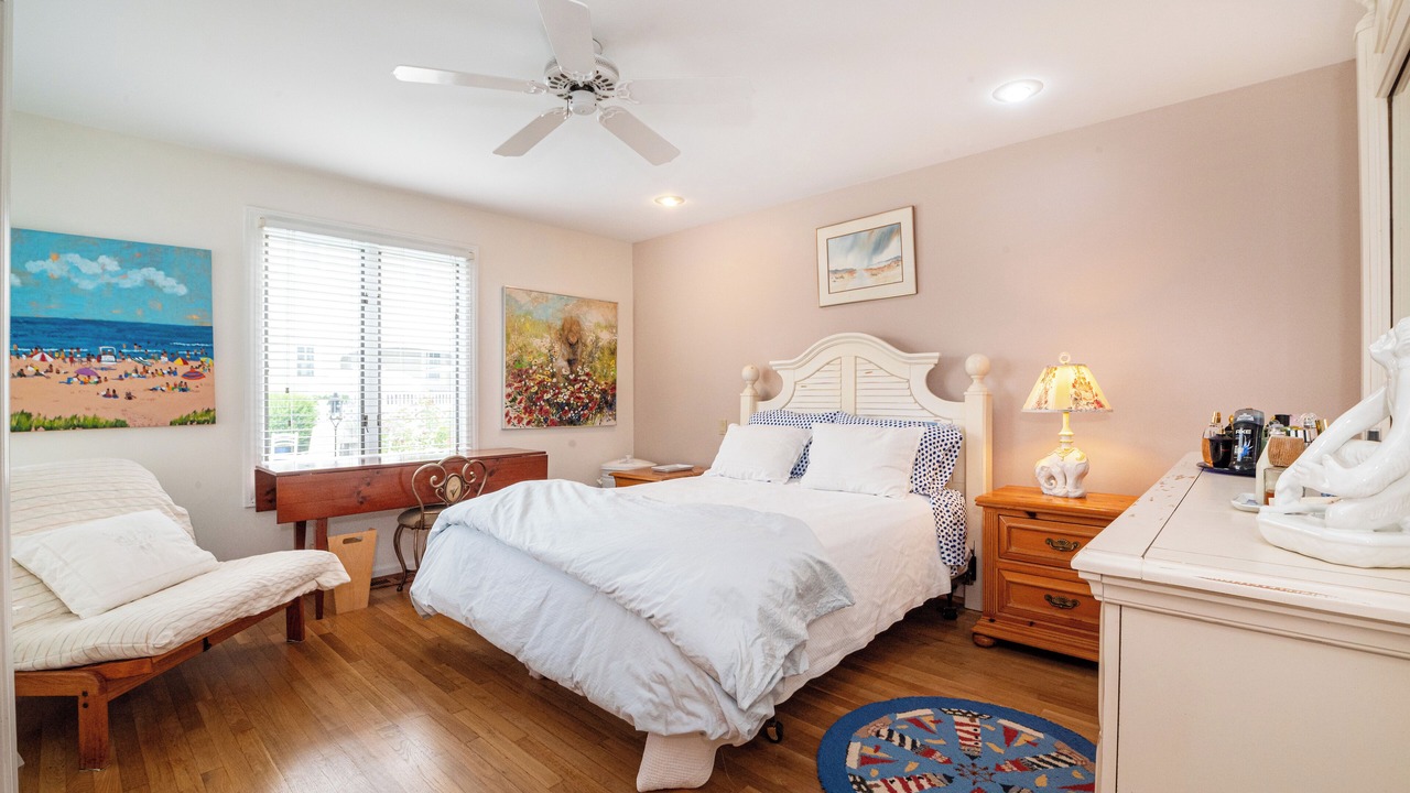 Photo of Bedroom in Gardens