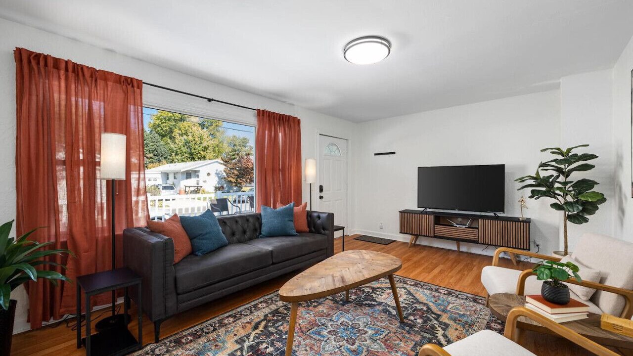 Photo of Livingroom in Peoria Heights