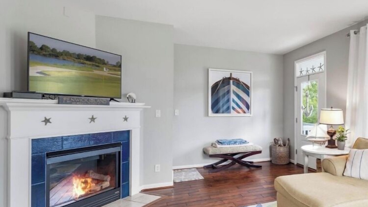 Photo of Livingroom in Bayside
