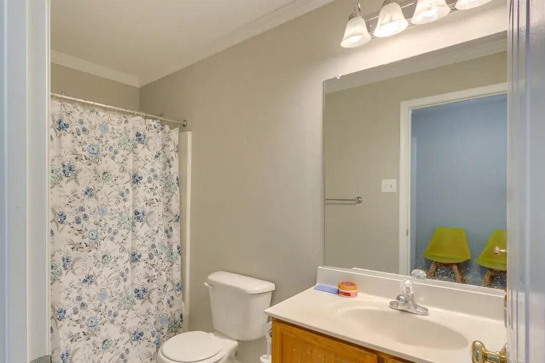 Photo of Bathroom in Point of Rocks