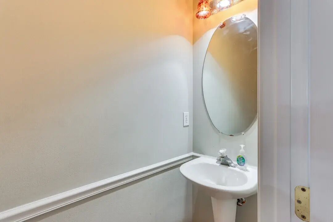 Photo of Bathroom in Point of Rocks