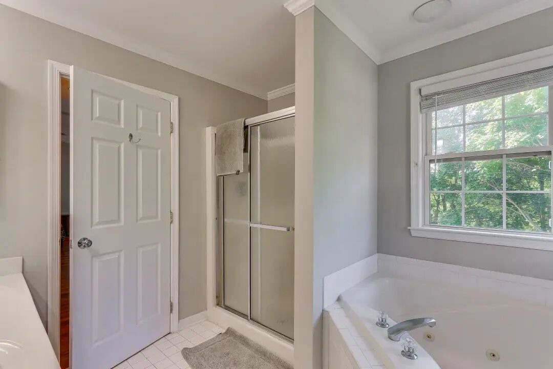 Photo of Bathroom in Point of Rocks