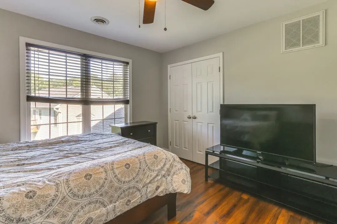 Photo of Bedroom in Point of Rocks