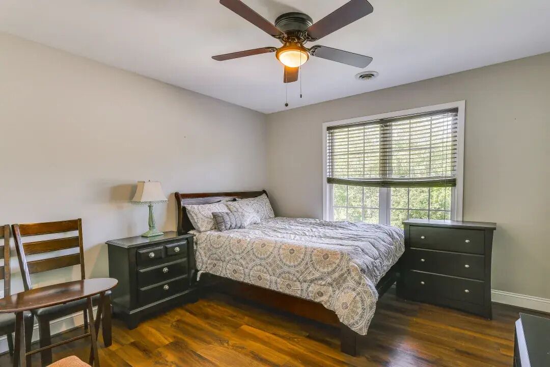 Photo of Bedroom in Point of Rocks