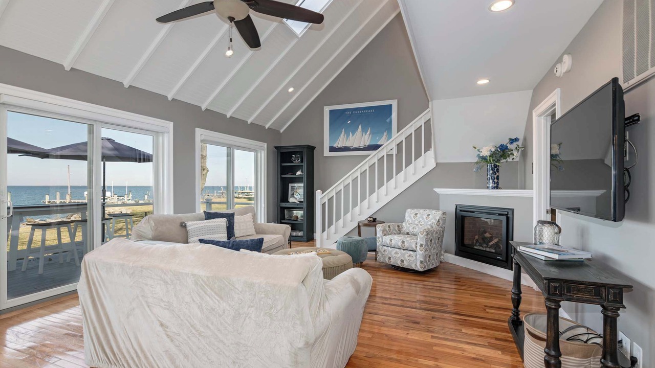 Photo of Livingroom in Tilghman