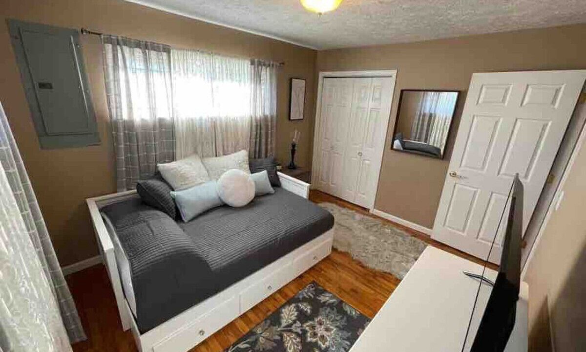 Photo of Bedroom in Rockwood