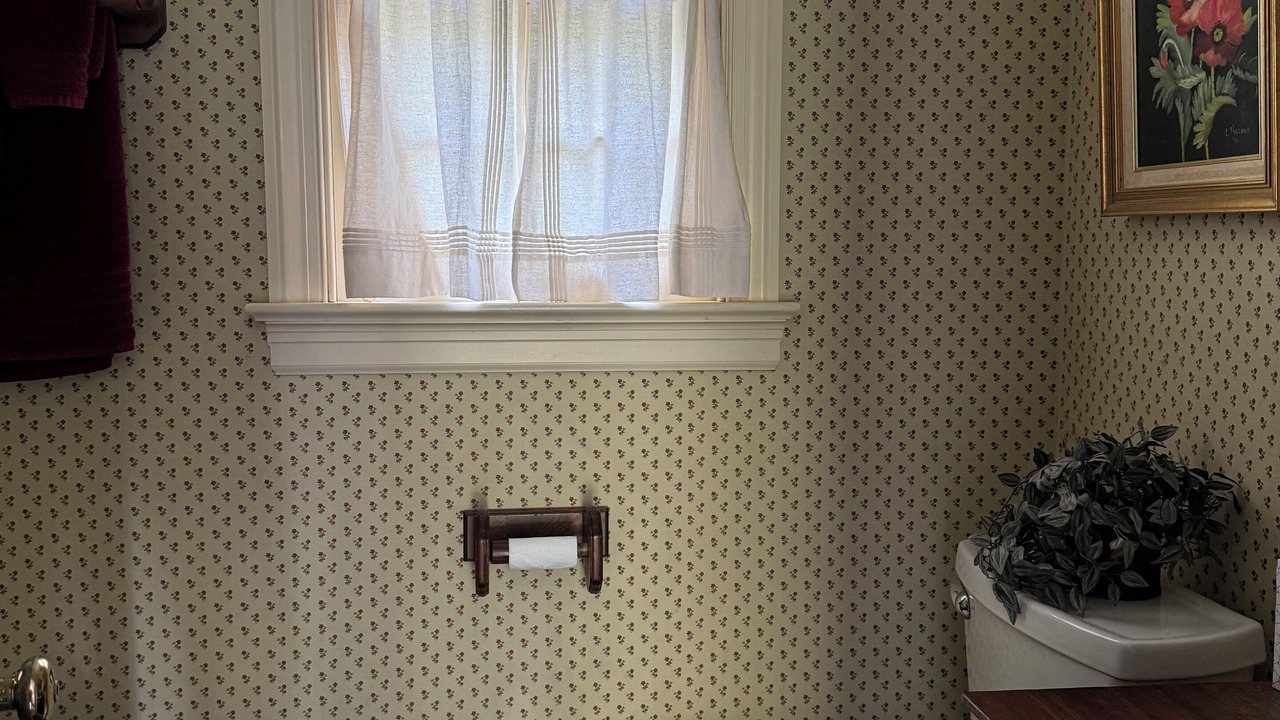 Photo of Bathroom in George Washington