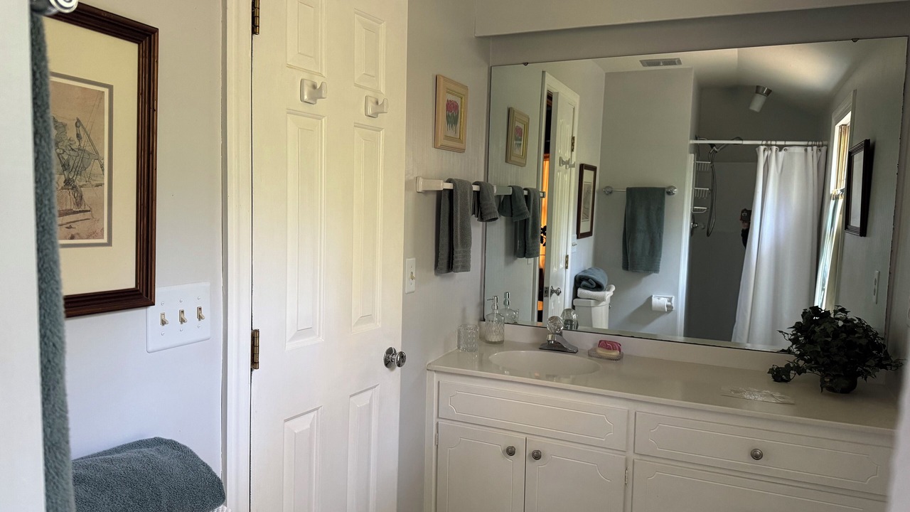 Photo of Bathroom in George Washington
