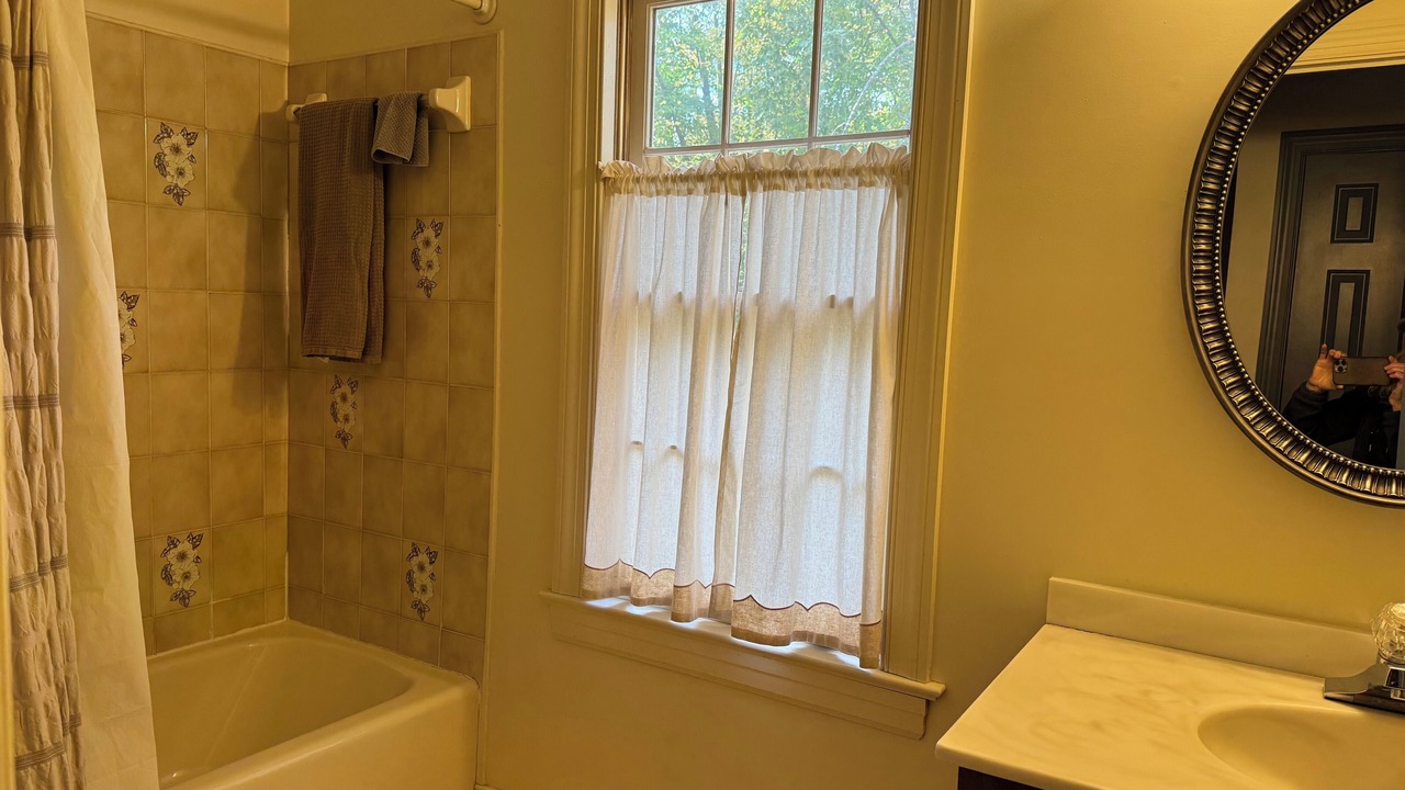 Photo of Bathroom in George Washington