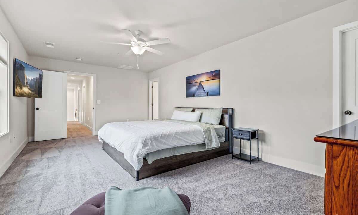 Photo of Bedroom in Edgewater