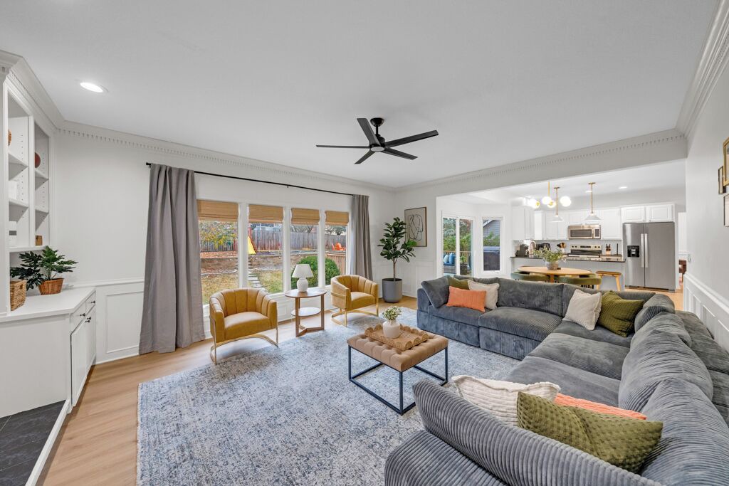 Photo of Livingroom in West Des Moines