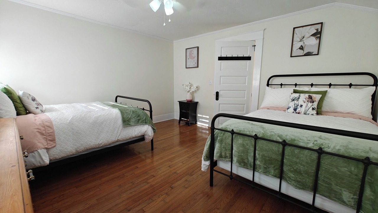 Photo of Bedroom in Albertville