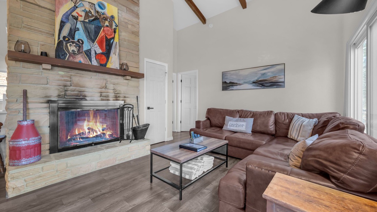 Photo of Livingroom in Charter Hills