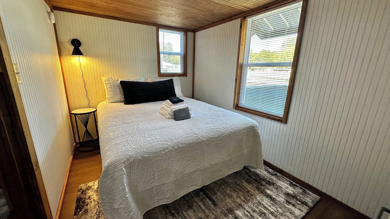 Photo of Bedroom in Lake Waccamaw
